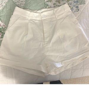 WHITE PLAIN DRESSY SHORTS